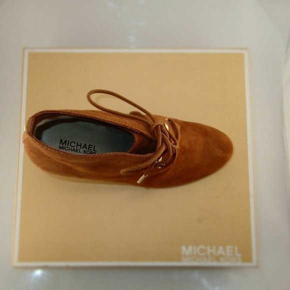 NIB MICHAEL Kors MK Suede Leather Bootie sz. 10 - Picture 2 of 8